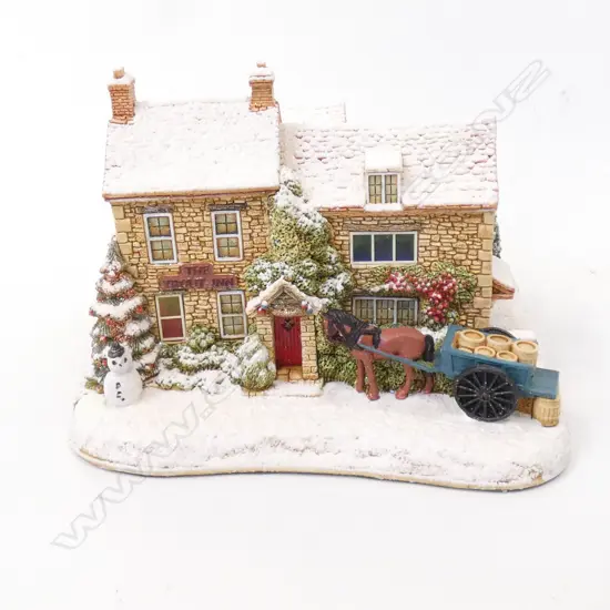 LILLIPUT LANE - BATTERY OPERATED 'THE TROUT INN AT LECHLADE' - WITH BOX & CERTIFICATE