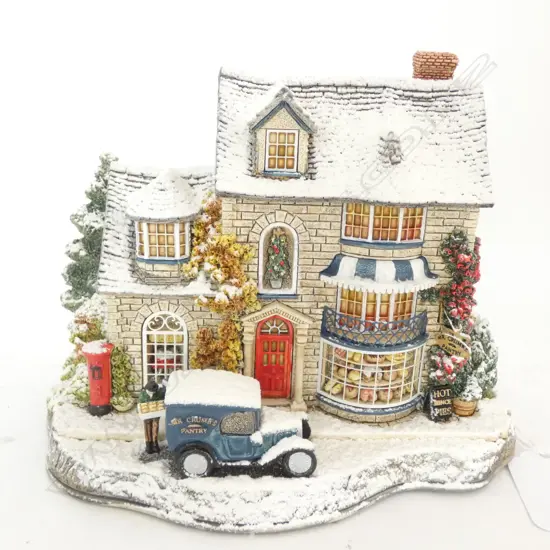 LILLIPUT LANE - CHRISTMAS CAKE - WITH BOX & CERTIFICATE