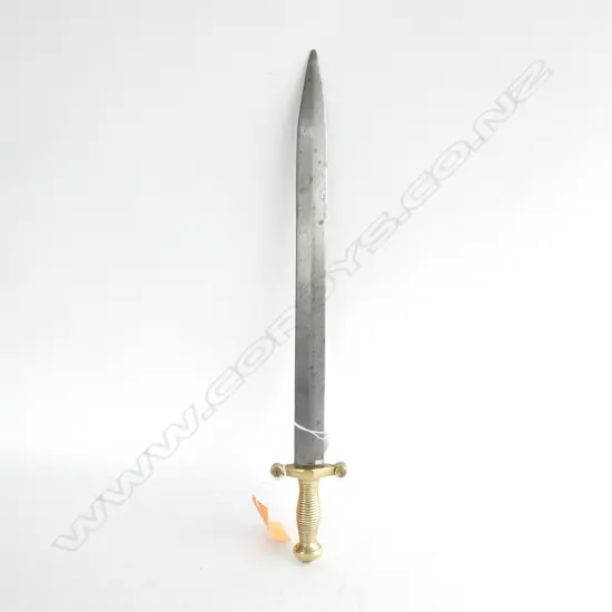 BRITISH 1860 PATTERN DRUMMER'S SWORD - RIBBED BRASS HILT & DOUBLE EDGE SPEAR POINT BLADE - NO SCABBARD L. 540MM