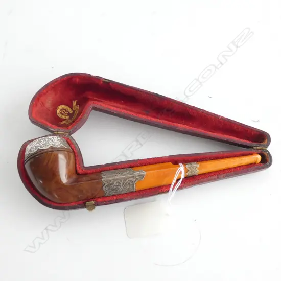 ANTIQUE BURR WALNUT PIPE IN LEATHER CASE L.175mm