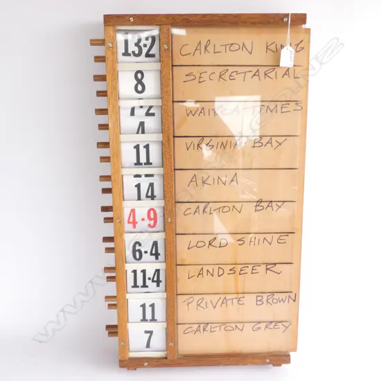 VINTAGE OAK 'BOOKIES' PORTABLE PUB TOTALISER C.1930S H. 695MM