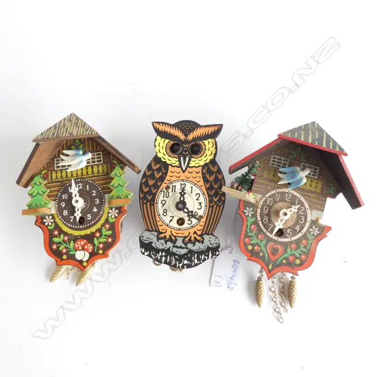 3 SMALL NOVELTY WOODEN CLOCKS H130 MM