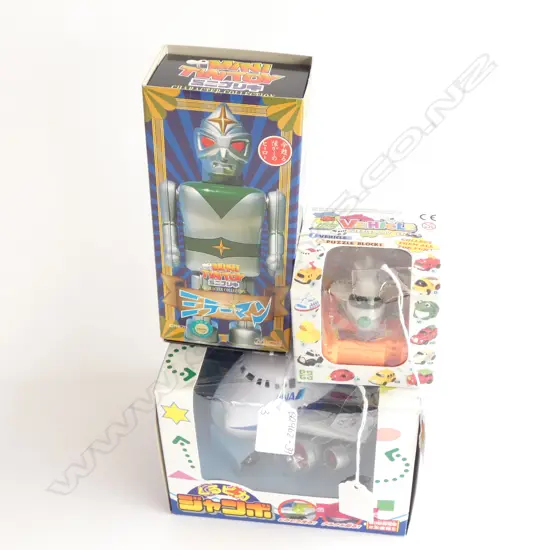 2 BOXED MODERN ASIAN TOY PLANES & MINI TIN TOY ROBOT 