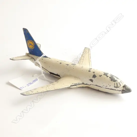 OLD DINKY DIE CAST BOEING 737 MODEL PLANE - L 150MM - WEAR TO PAINT
