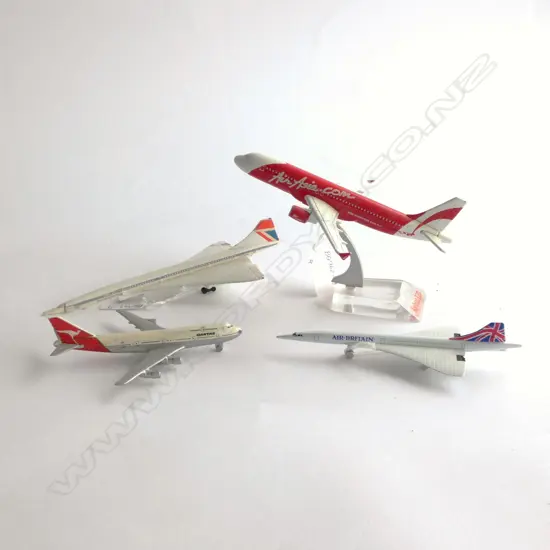 4 SM MODEL PLANES; AIR ASIA AIRBUS 320 / QANTAS BOEING 747 / AIR BRITIAN & BRITISH AIRWAYS CONCORDS - LONGEST 180MM