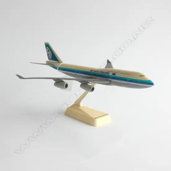 OLD AIR NZ MODEL PLANE ON STAND  - LENGTH 280MM