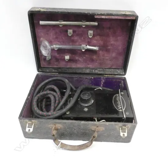 VIOLETTA VIOLET WAND, CASED 