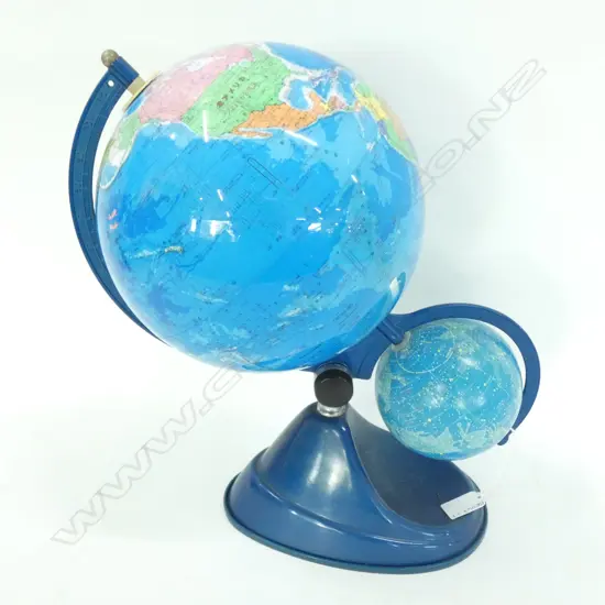 EARTH AND MOON GLOBE WITH FEATURES NAMED IN JAPANESE LANGUAGE L. 330 H. 370MM