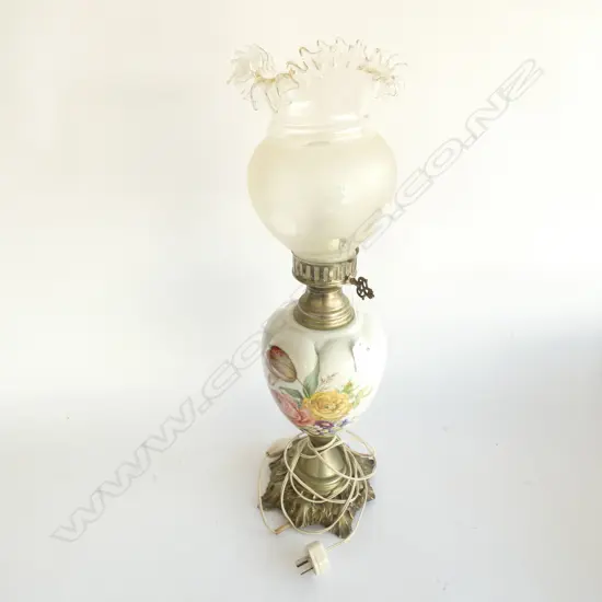 LG PORCELAIN & GLASS KEROSENE STYLE ELECTRIC TABLE LAMP H. 600MM