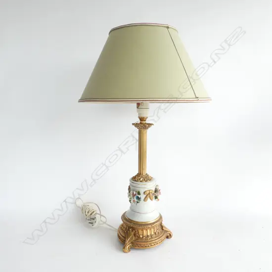 CERAMIC PORCELAIN FLOWER & GOLD GILDED TABLE LAMP H. 600