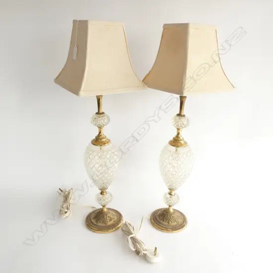 PAIR OF VINTAGE BRASS AND GLASS LAMPS H.630mm