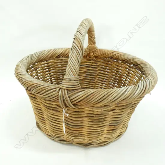 LARGE WOVEN BASKET L. 570MM