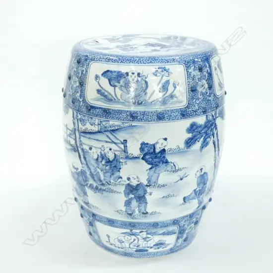 B/W CHINESE STOOL H. 460MM