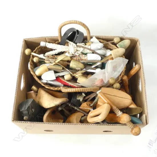 LARGE LOT ASST SHOE STRETCHERS + WOODEN LASTS