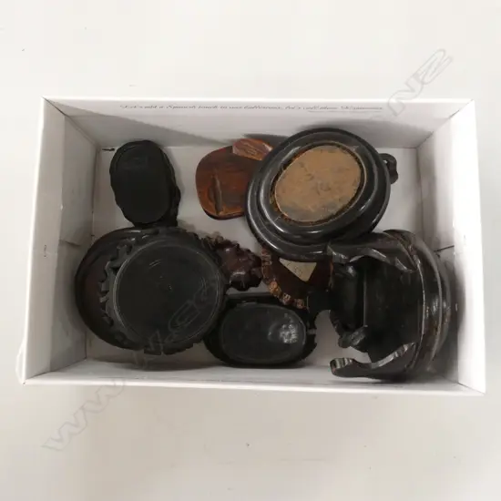 BOX LOT ORIENTAL STANDS 