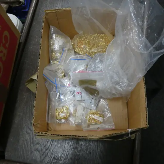 LARGE LOT OF EAR STUDS AND EARRINGS 