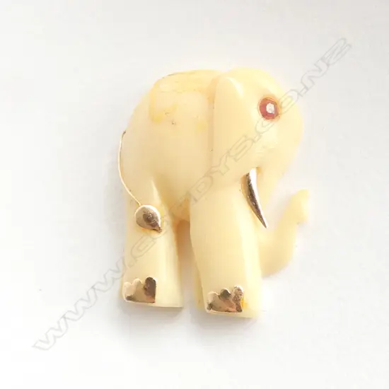 SMALL IVORY ELEPHANT 20MM 18CT ? GOLD FITTINGS AF