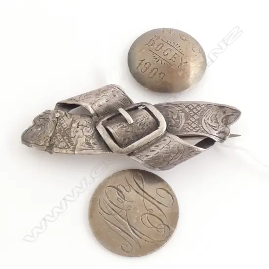 VICTORIAN BROOCH (STG SILVER?) PLUS 2 BUTTONS 