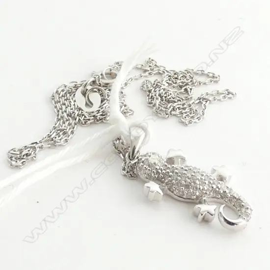 9CT WHITE GOLD AND DIAMOND LIZARD PENDANT
