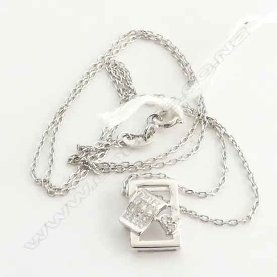 18CT WHITE GOLD AND DIAMOND PENDANT