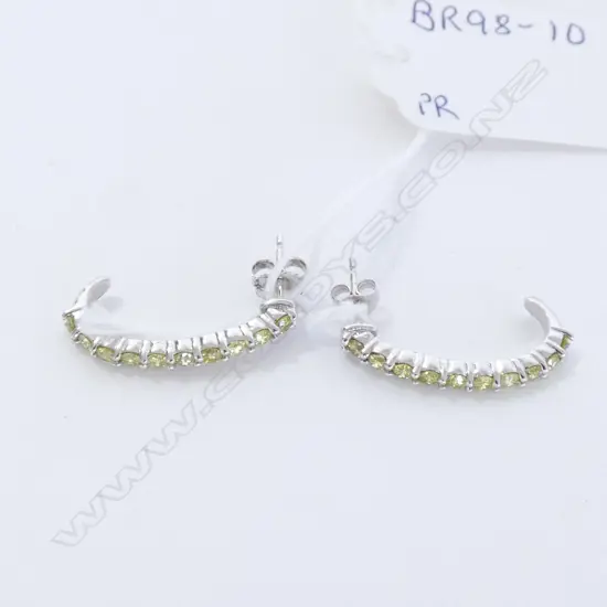 PAIR 10CT AND FANCY COLOUR DIAMOND CURVED EARRINGS