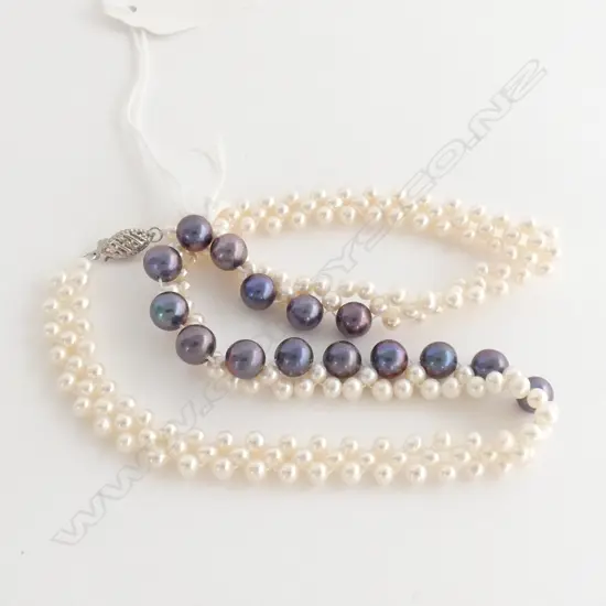 BLACK & WHITE PEARL NECKLACE 