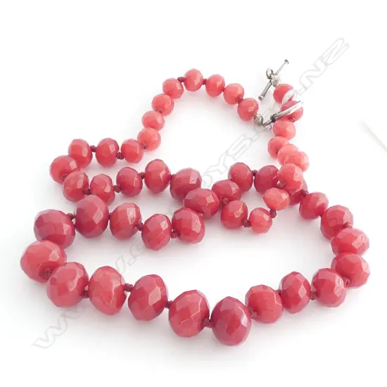 FACETED RED AGATE NECKLACE