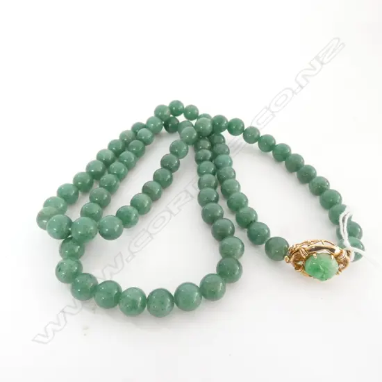 JADE NECKLACE 14 CT GOLD & DIAMOND CLASP