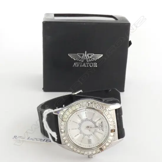 AVIATOR WATCH - SOME FAULTS. IN ORIGINAL BOX 