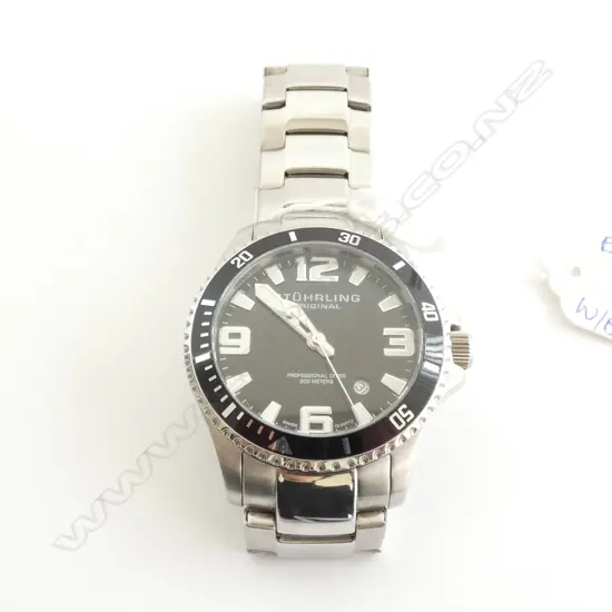STUHRLING MENS WATCH - IN ORIGINAL BOX 