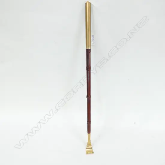 CHINESE ROSEWOOD & BRASS BACK SCRATCHER L. 460MM 