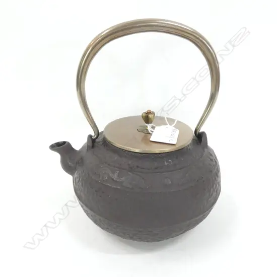 JAPANESE IRON TEAPOT 170MM DIA
