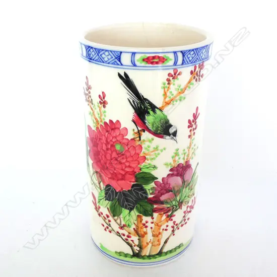 LARGE OLD CHINESE FAMILLE ROSE VASE H. 260MM DIA 140MM...