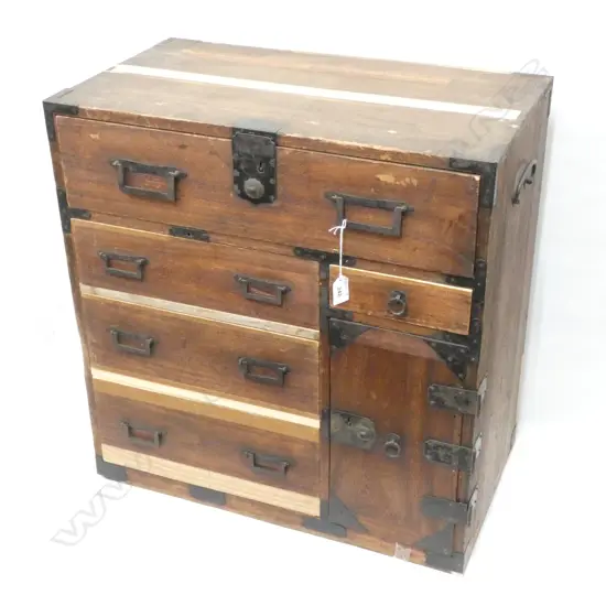 VINTAGE JAPANESE TANSU SMALL BEDSIDE CHEST - 575 x 320 x 600MM...