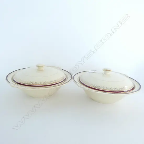 PAIR JOHNSON BROS. VICTORIANA LIDDED SERVING DISHES - AS NEW! DIA 260MM