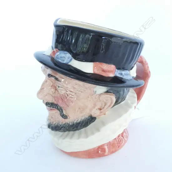 ROYAL DOULTON TOBY CHARACTER JUG - BEEFEATER D6206 H. 175MM