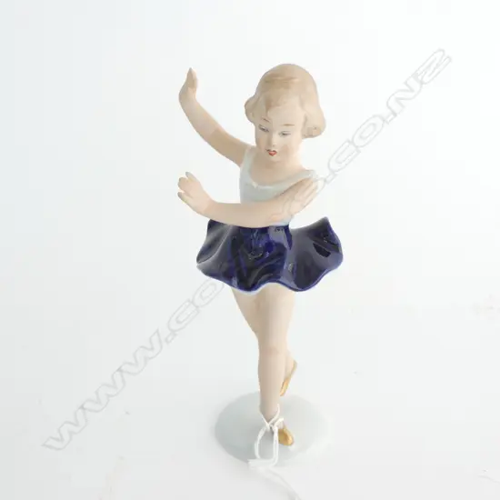 WALLENDORF GIRL DANCING - BLUE & WHITE DRESS & GOLD SHOES #1534 H. 155MM