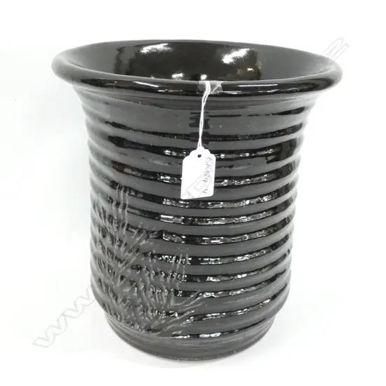 EARLY 1900’S RAKU SEALMARK EARTHENWARE IRON-GLAZED HIBACHI