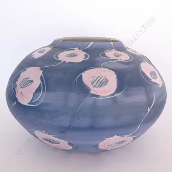 ROYCE McGLASHAN LARGE POTTERY VASE, SIGNED& DATED 1986 