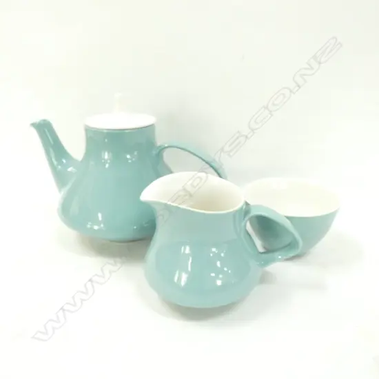3 PCE POOLE TEAL & WHITE SET -TEAPOT (H. 190MM) / JUG & SUGAR BOWL 