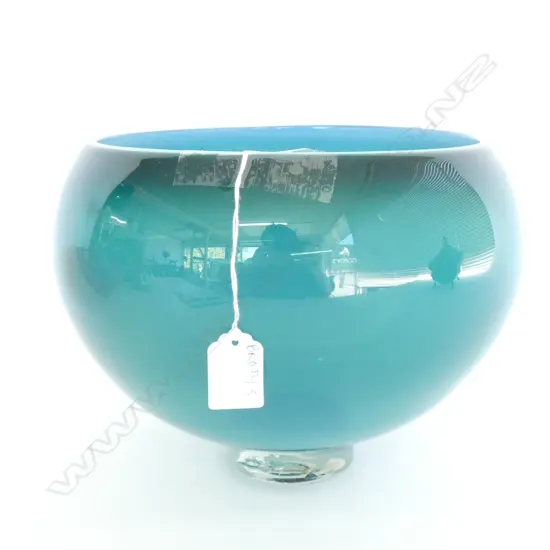 GARRY NASH GLASS BOWL, SIGNED & DATED '99. DIA.250mm