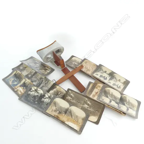 VINTAGE STEREOSCOPE VIEWER H. 310MM - INCLUDES SOME PHOTOS