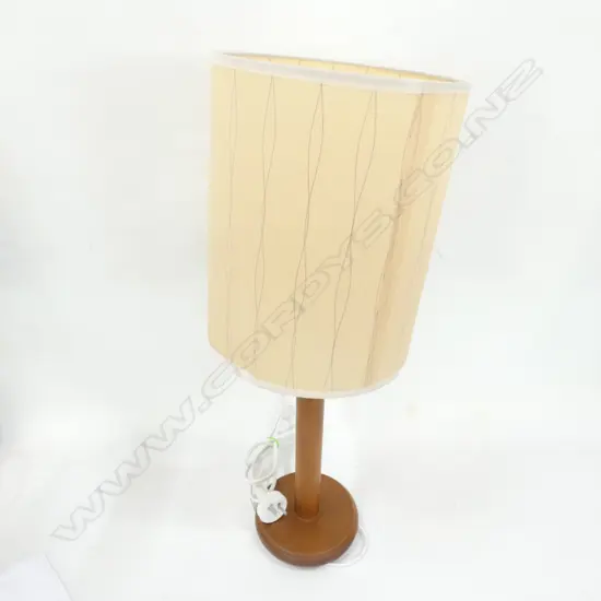 MODERNIST STYLE TABLE LAMP H550MM