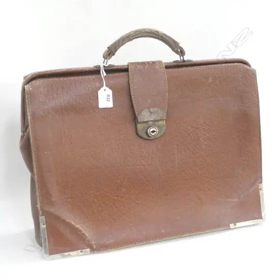 VINTAGE SATCHEL 