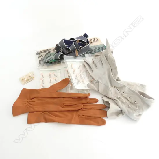 SM BOX VINTAGE CLOTHING ETC; TARTAN TIE / LADIES GLOVES / BRACES /  4 PKS COLLAR STUDS OR BUTTONS & CUFFLINKS