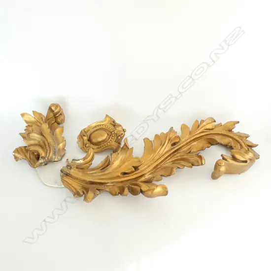 CARVED WOODEN GILDED DECORATIVE PIECE L. 730MM...