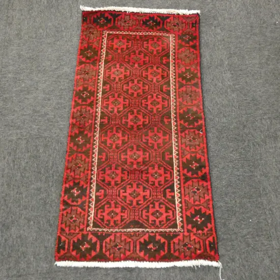 (38A) PERSIAN H/KNOTTED BALOUCH RUG 1120 x 550mm