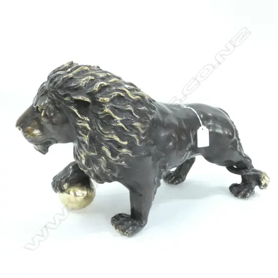 MODERN CLASSICAL BRONZE LION SCULPTURE L. 450MM