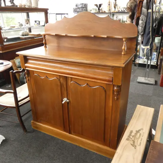 ANTIQUE KAURI CHIFFONIER