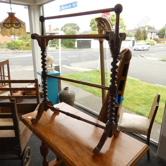 VICTORIAN MAHOGANY TOWEL RAIL BARLEY TWIST